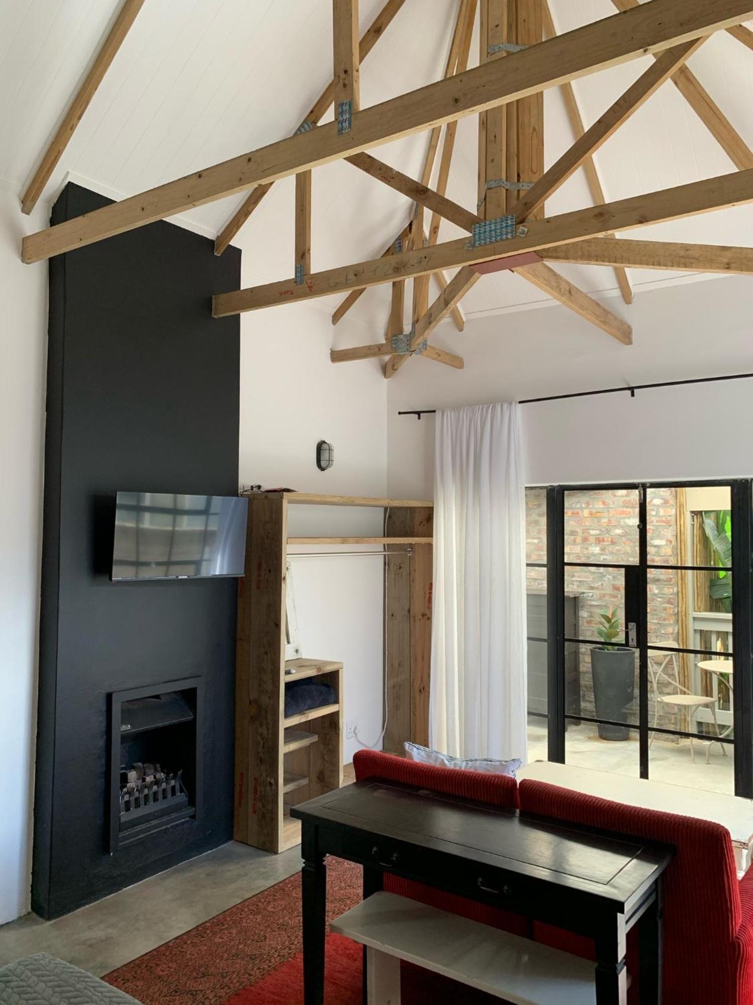 Comfortable 2-Bedroom Place With Indoor Fireplace Mosselbaai Buitenkant foto
